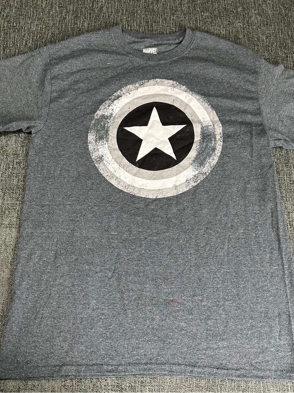 Marvel Men’s Gray Captain Shield Graphic T-Shirt Medium like new unisex